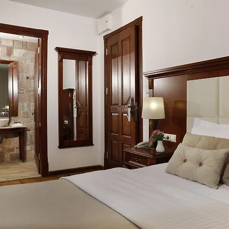 Alojamento de Acomodação e Pequeno-almoço Yundantik Cunda Konaklari 4*