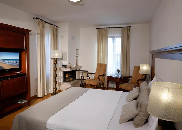 Yundantik Cunda Konaklari