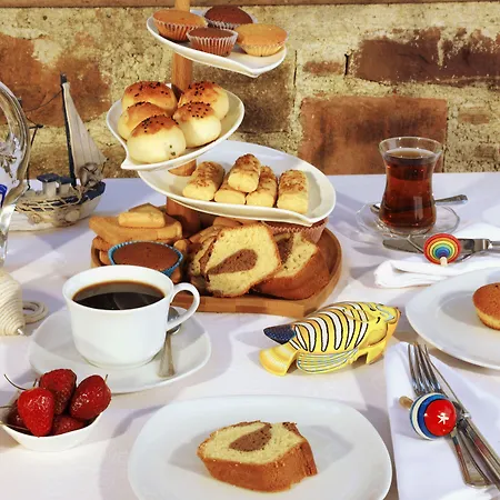 Yundantik Cunda Konaklari Couette-café 4*