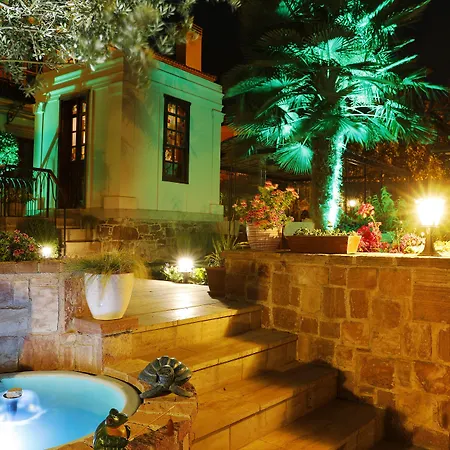 Yundantik Cunda Konaklari Bed & Breakfast 4*