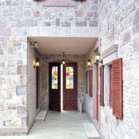 Yundantik Cunda Konaklari