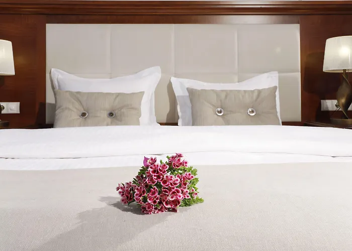 Yundantik Cunda Konaklari