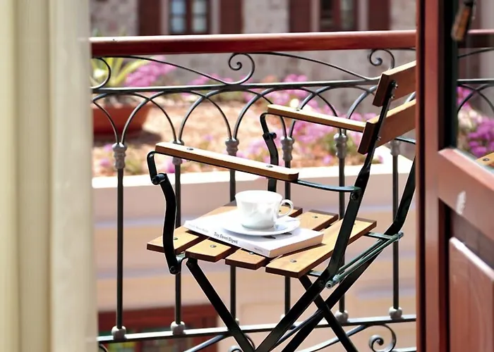 Yundantik Cunda Konaklari