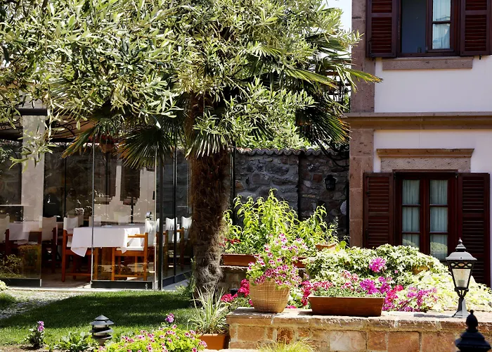 Yundantik Cunda Konaklari